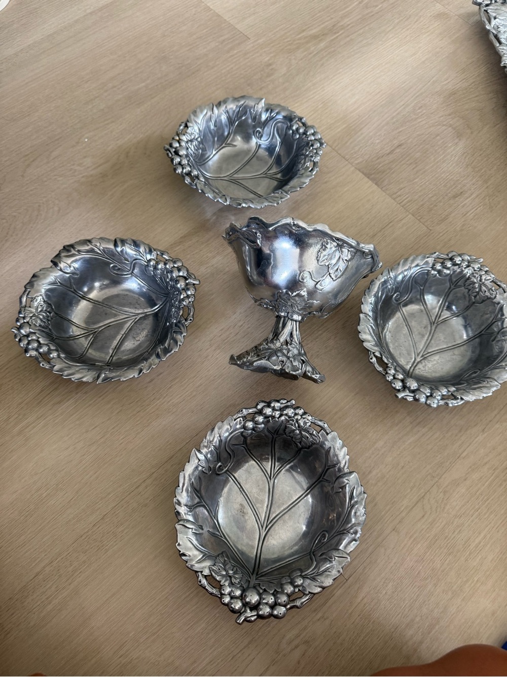 Arthur court Silver grape Bowls set of 5